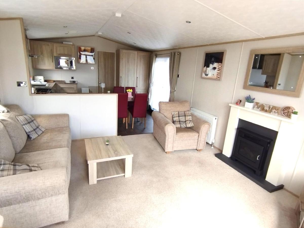 Sand Le Mere Holiday Village Caravan Hire Tunstall  Exterior foto