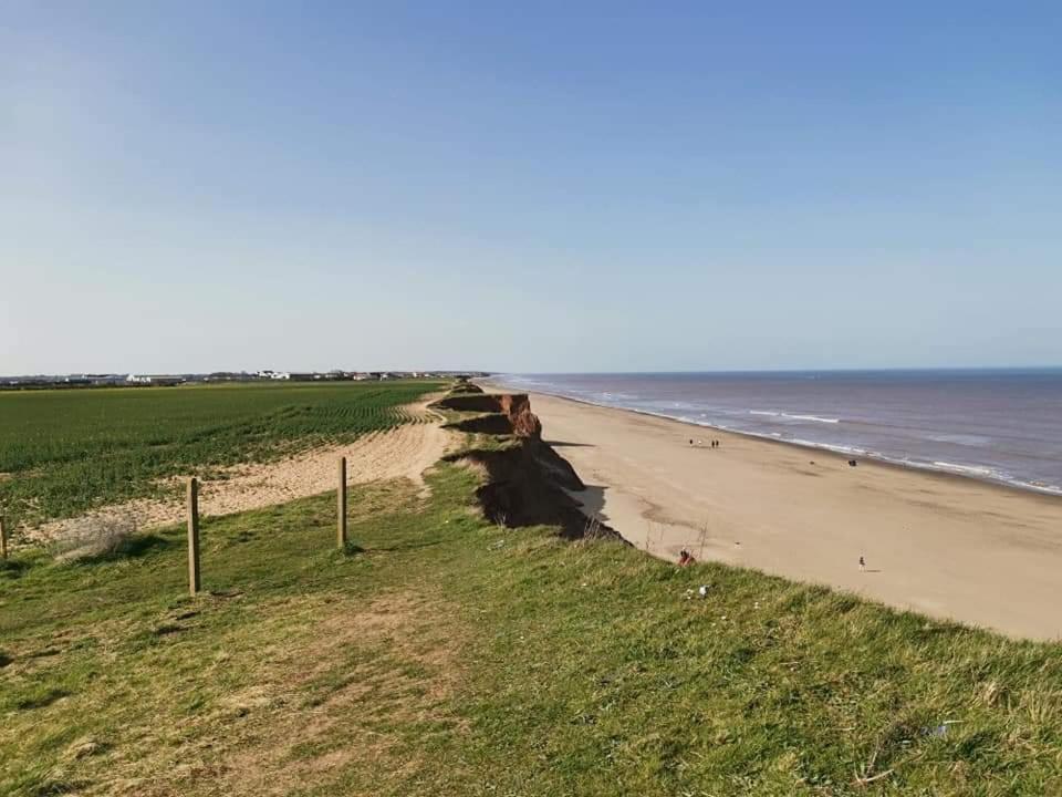 Sand Le Mere Holiday Village Caravan Hire Tunstall  Exterior foto